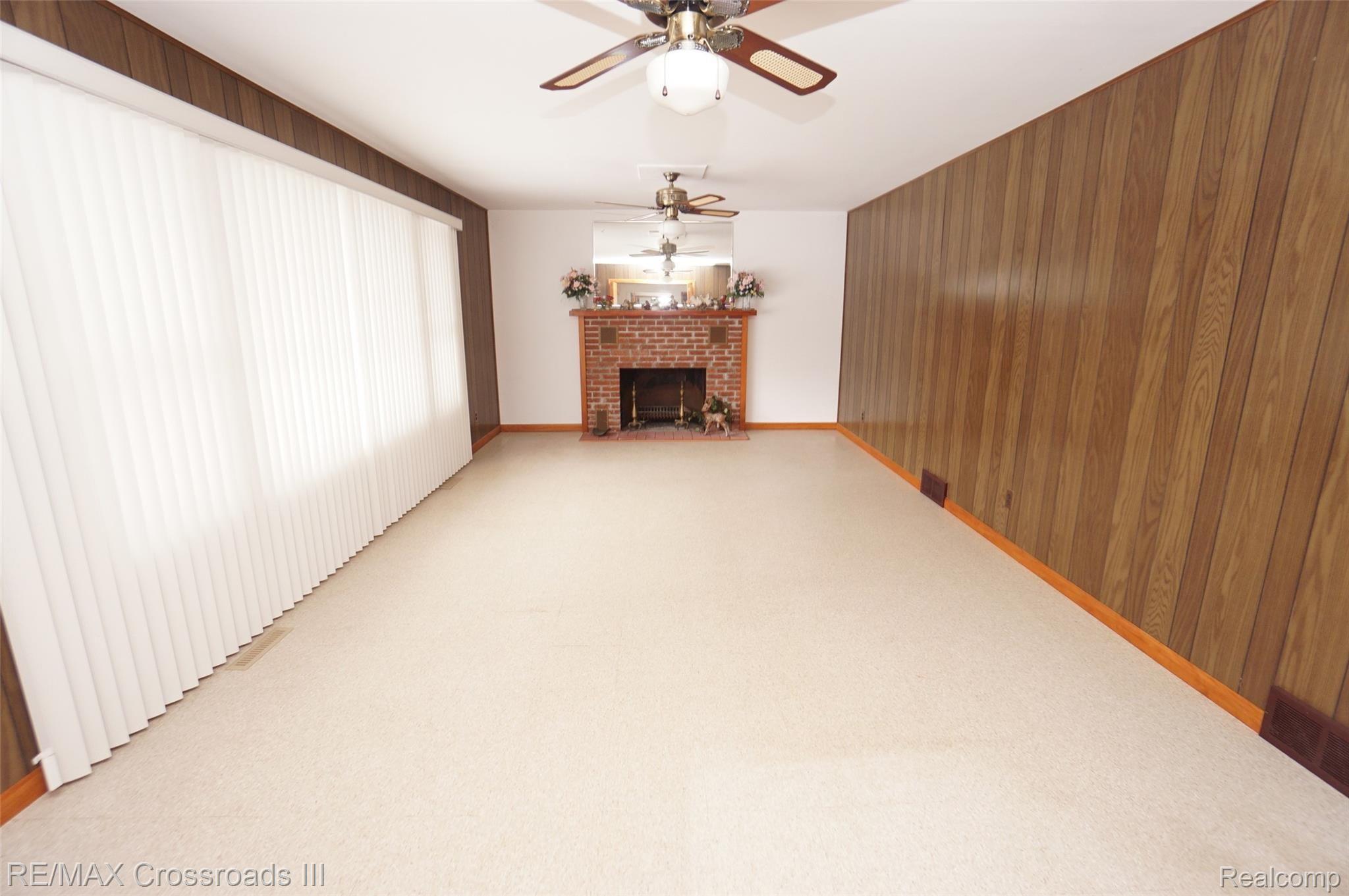40680 Harris Road Belleville, MI 48111 - Photo 12 of 20 DSC08075.JPG