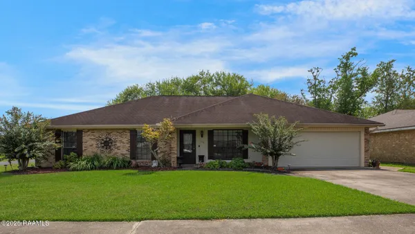 $285,000 | 208 Pontalba Drive, Lafayette, LA 70503