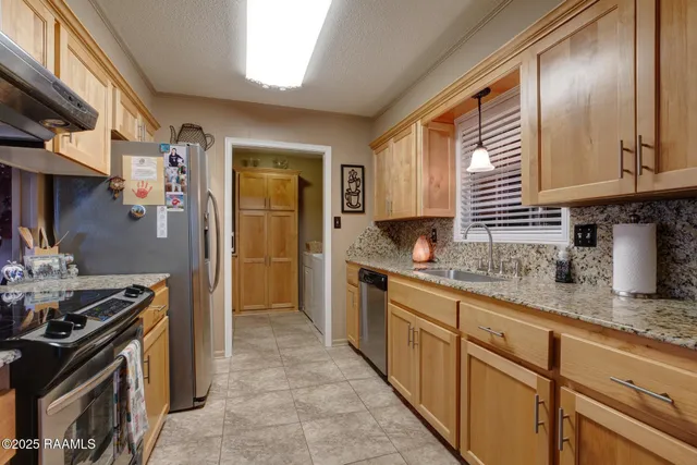 $295,000 | 208 Pontalba Drive, Lafayette, LA 70503