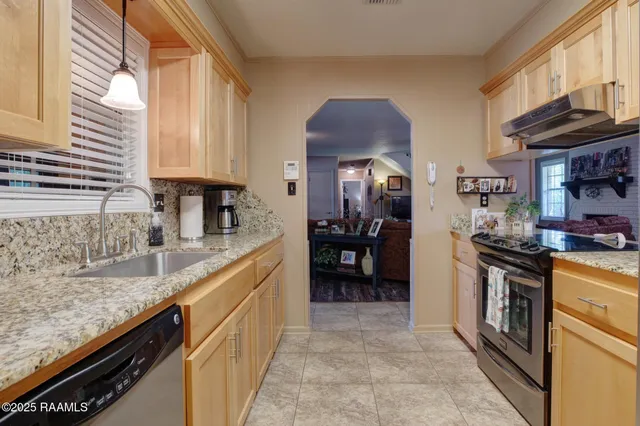 $295,000 | 208 Pontalba Drive, Lafayette, LA 70503