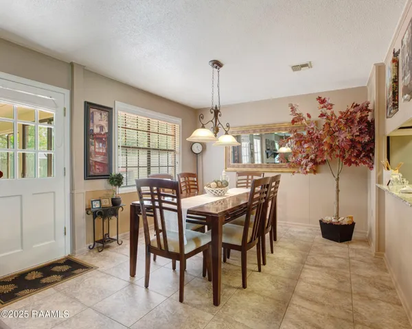 $295,000 | 208 Pontalba Drive, Lafayette, LA 70503