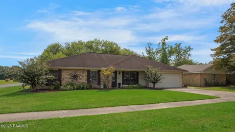 $299,900 | 208 Pontalba Drive, Lafayette, LA 70503