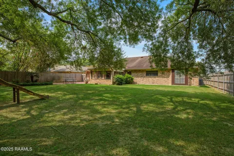 $299,900 | 208 Pontalba Drive, Lafayette, LA 70503