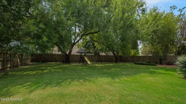 $299,900 | 208 Pontalba Drive, Lafayette, LA 70503