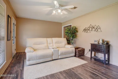 $299,900 | 208 Pontalba Drive, Lafayette, LA 70503