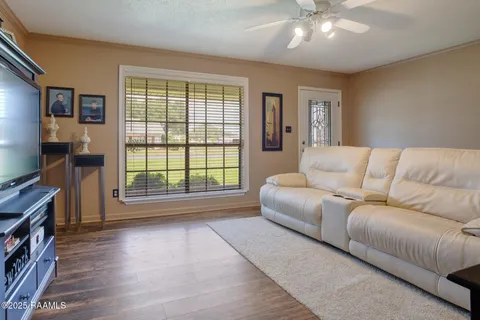 $299,900 | 208 Pontalba Drive, Lafayette, LA 70503