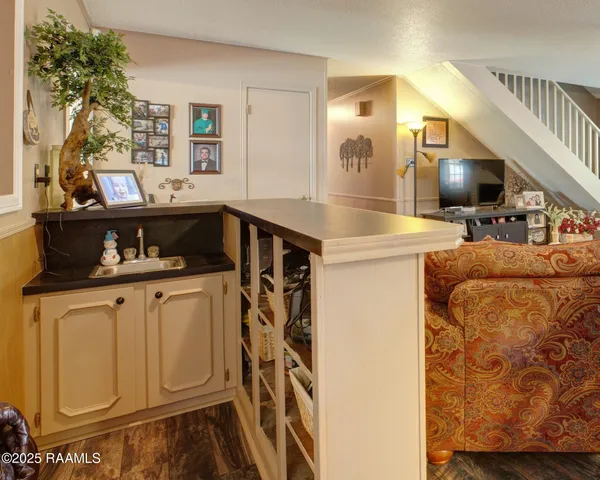 $295,000 | 208 Pontalba Drive, Lafayette, LA 70503