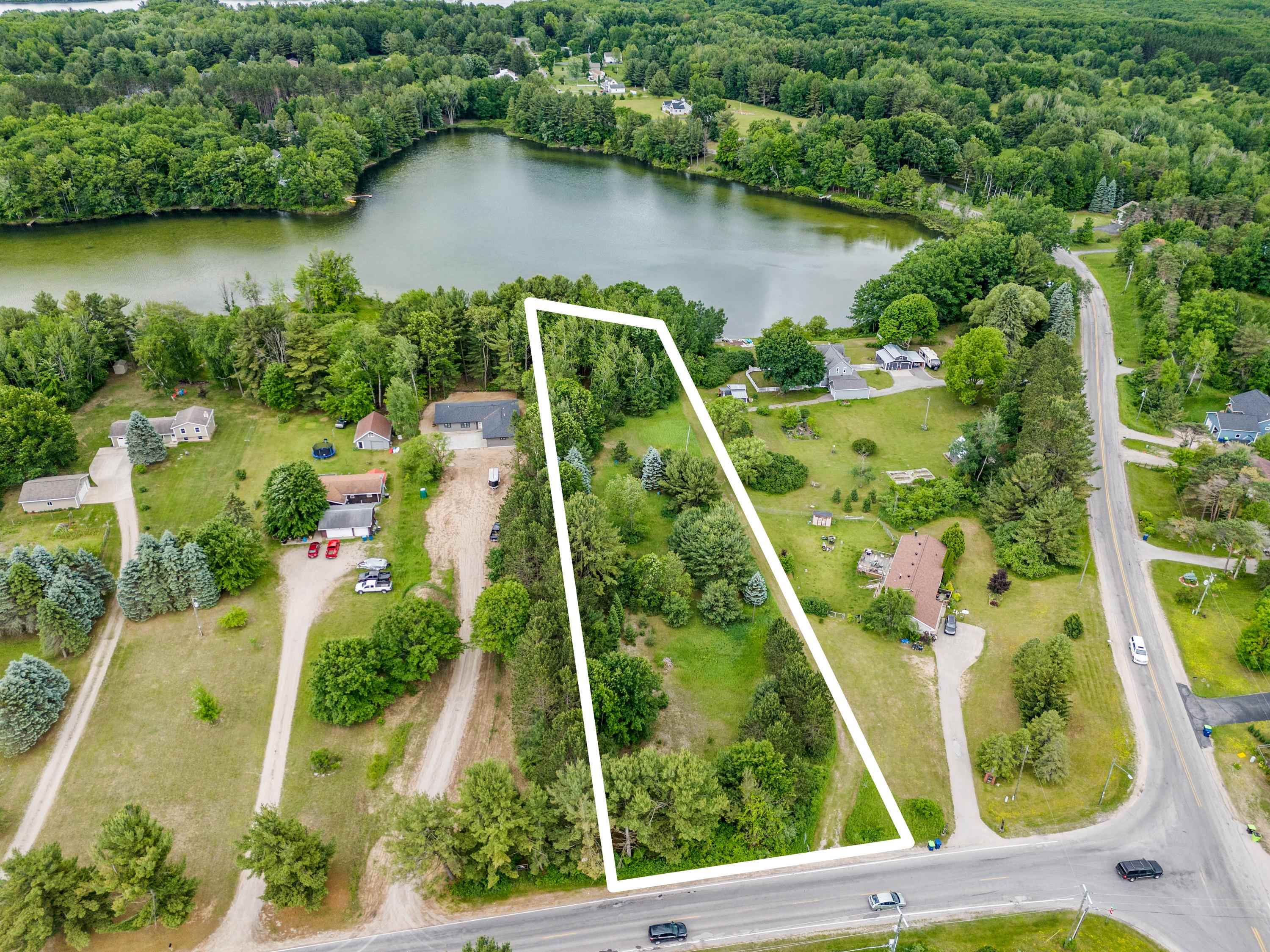 6983 Boone Road Traverse City, MI 49685 - Photo 4 of 50