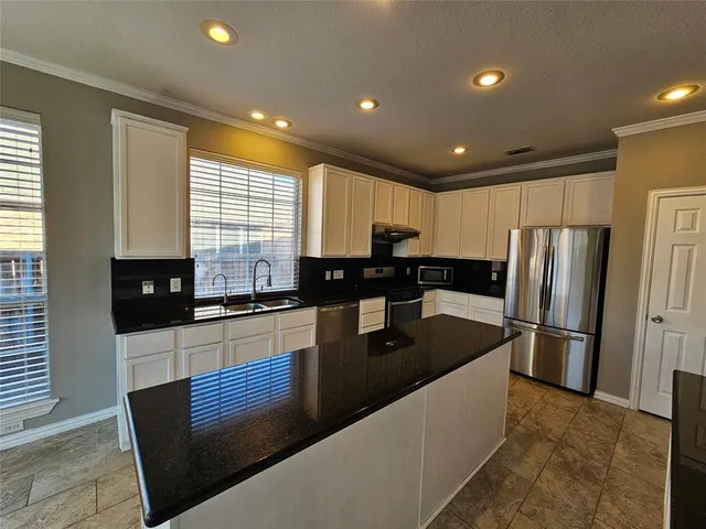 $2,996 | 6805 Westover Drive, Rowlett, TX 75089