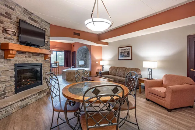 $214,900 | 2411 River Wisconsin Dells Wi 53965, Unit 2359, Wisconsin Dells, WI 53965