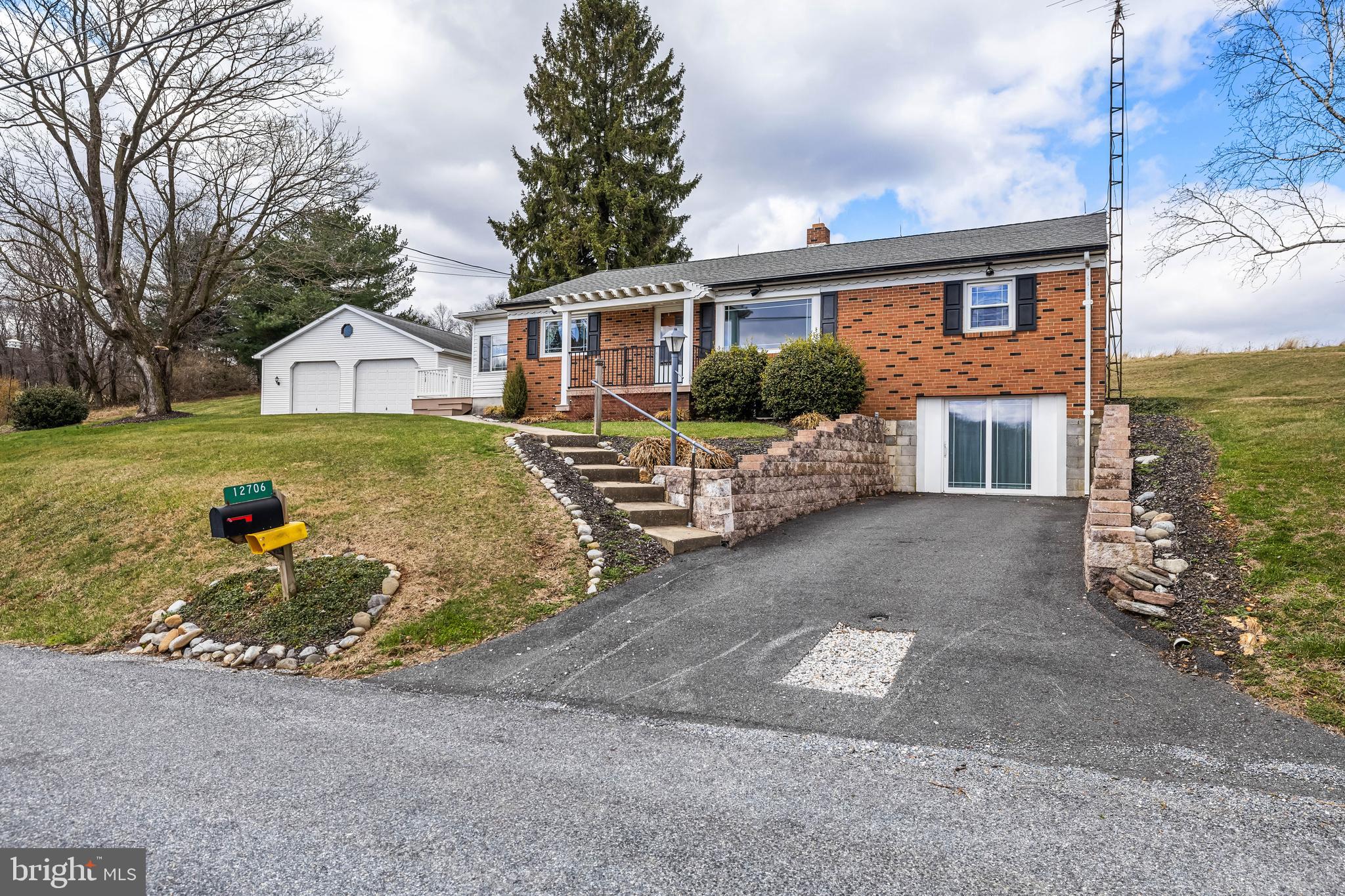 12706 High Point Road Felton, PA 17322 - Photo 7 of 67 Rancher & Detached Garage