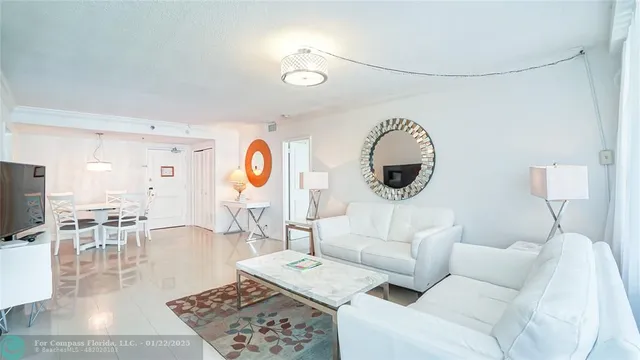 $3,950 | 5225 Collins Avenue, Unit 1417, Miami Beach, FL 33140