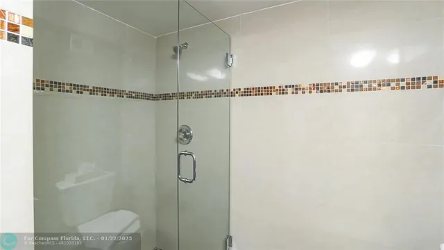 $3,950 | 5225 Collins Avenue, Unit 1417, Miami Beach, FL 33140