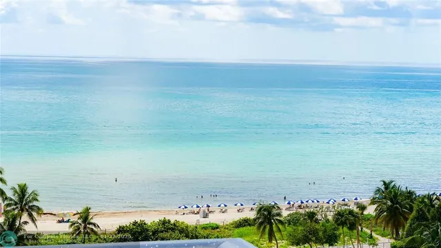 $3,950 | 5225 Collins Avenue, Unit 1417, Miami Beach, FL 33140