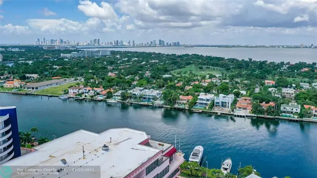 $3,950 | 5225 Collins Avenue, Unit 1417, Miami Beach, FL 33140