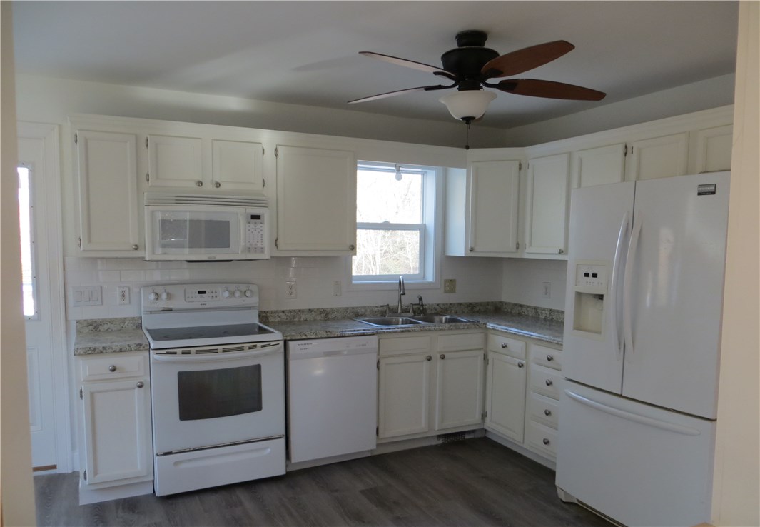 83 Columbia Heights Road Charlestown, RI 02813 - Photo 2 of 26 Eat In Kitchen.