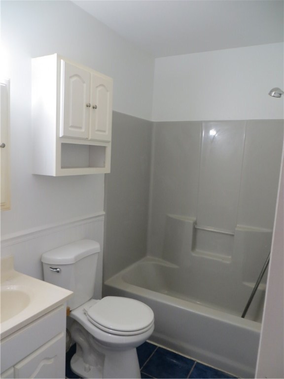 83 Columbia Heights Road Charlestown, RI 02813 - Photo 8 of 26 Full bathroom.