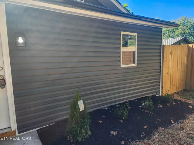 $239,400 | 2831 Nichols Avenue, Knoxville, TN 37917