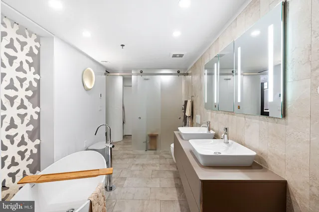 $525,000 | 314-22 North 12th Street, Unit 205, Philadelphia, PA 19107