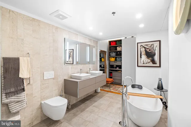 $525,000 | 314-22 North 12th Street, Unit 205, Philadelphia, PA 19107