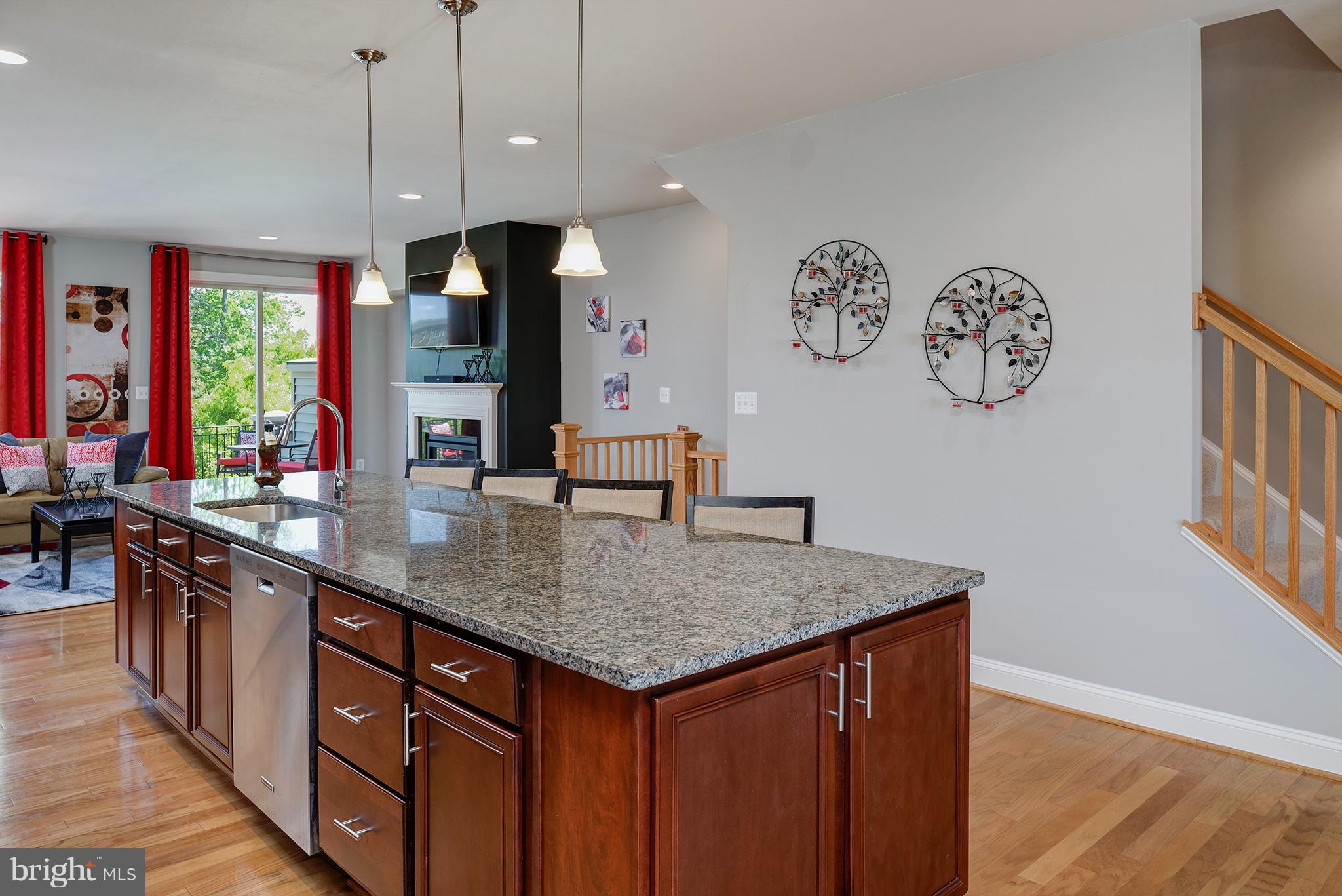 42264 Rhett Drive Ashburn, VA 20148 - Photo 12 of 26 Kitchen