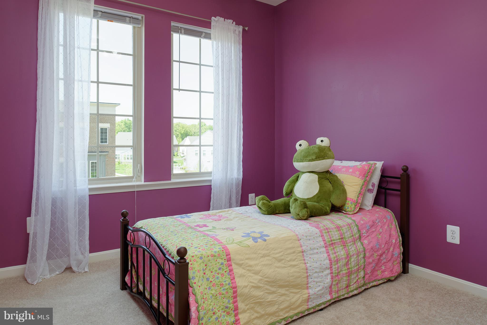 42264 Rhett Drive Ashburn, VA 20148 - Photo 19 of 26 Bedroom