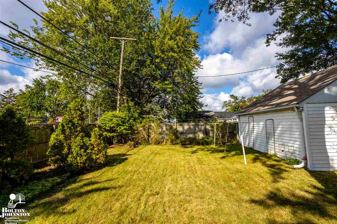 1231 Torrey Road Grosse Pointe Woods, MI 48236 - Photo 34 of 41
