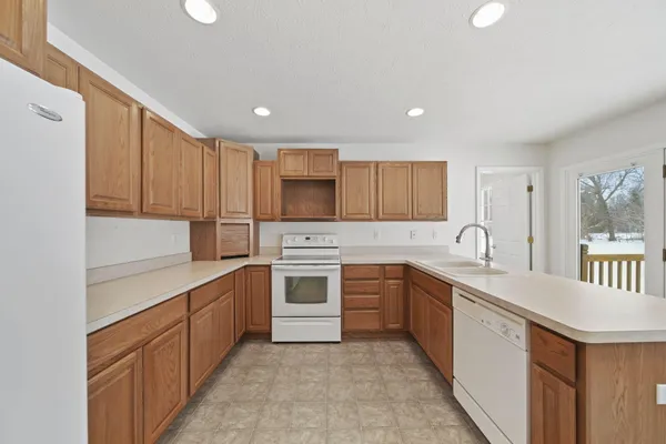 $300,000 | 139 Avery Drive, Hanover, MI 49241