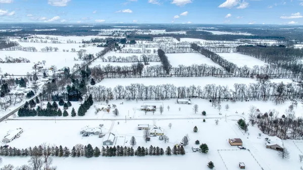 $300,000 | 139 Avery Drive, Hanover, MI 49241