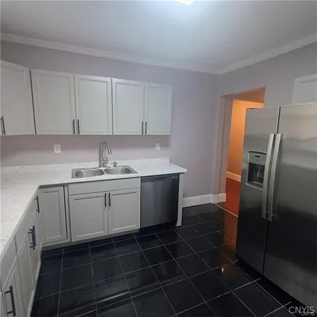 $1,800 | 227 McKinley Avenue, Syracuse, NY 13205