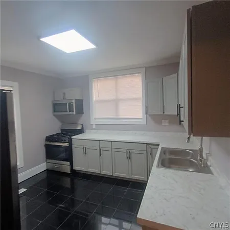 $1,800 | 227 McKinley Avenue, Syracuse, NY 13205