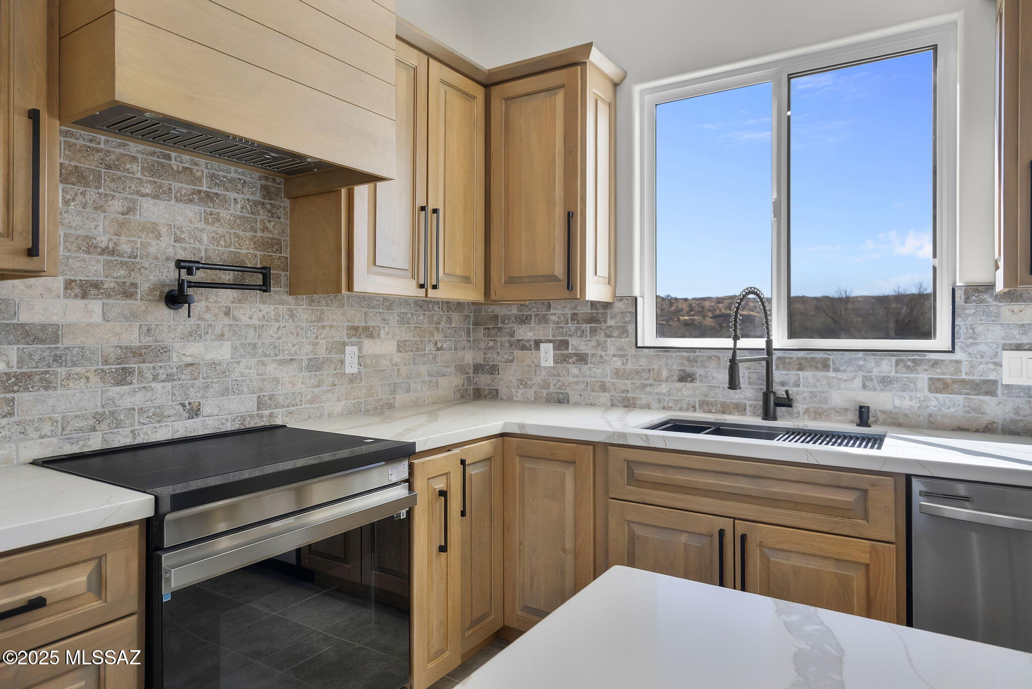 893 Rocin Court Rio Rico, AZ 85648 - Photo 10 of 26
