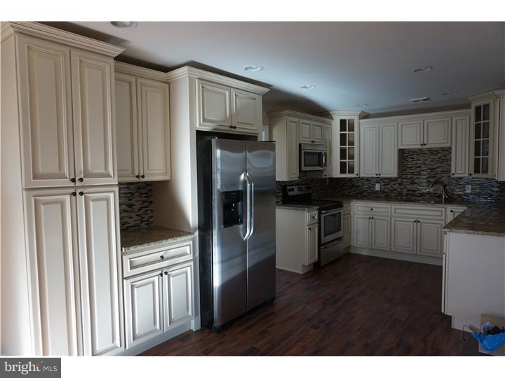 33 Quartz Road Levittown, PA 19057 - Photo 5 of 25 Gallery Image 5