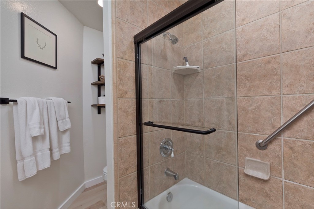 362 Old Mammoth Road, Unit 47 Mammoth Lakes, CA 93546 - Photo 23 of 39 Downstairs Full Bathroom
