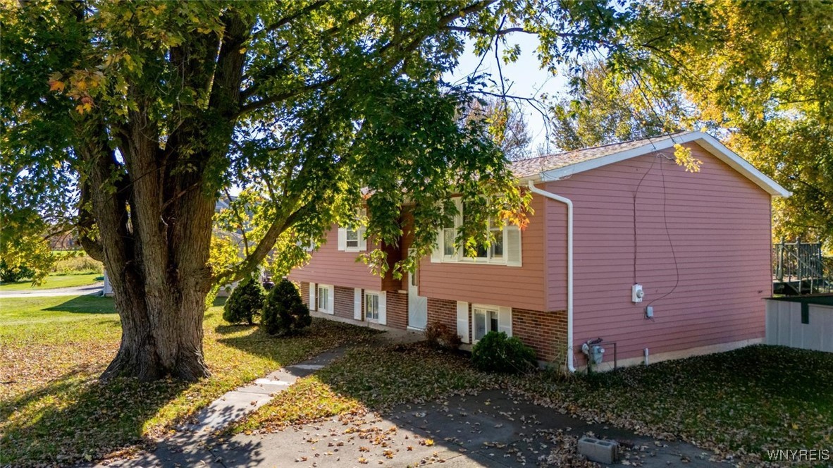 3980 Ridgelea Drive Lockport, NY 14094 - Photo 2 of 29
