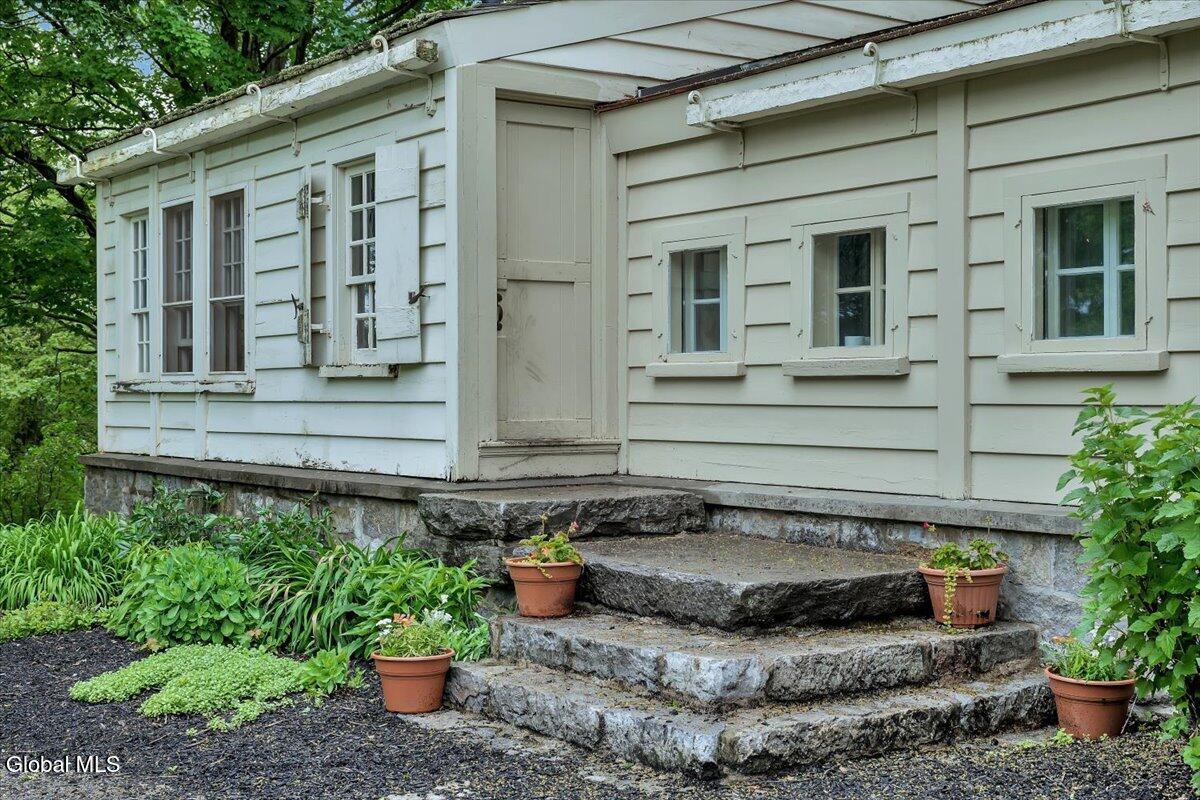 844 Hickory Hill Road Palatine, NY 13339 - Photo 8 of 65 English Cottage