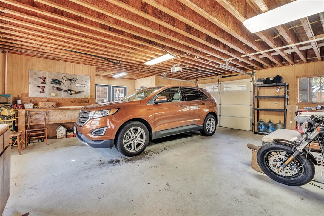 501 Union Street Brunswick, GA 31520 - Photo 26 of 47 Oversized 2 car garage