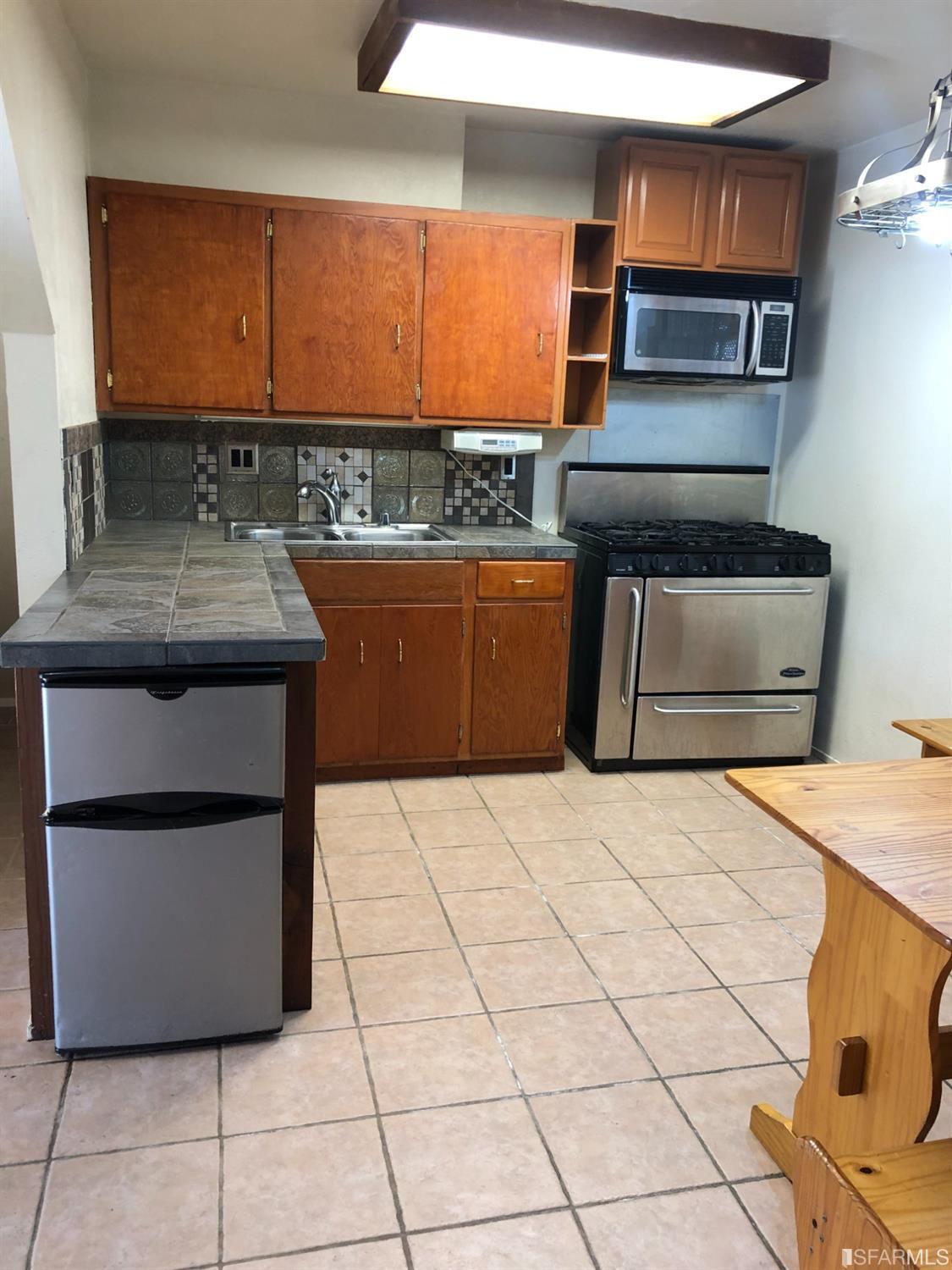 303 Heathcliff Drive Pacifica, CA 94044 - Photo 7 of 30