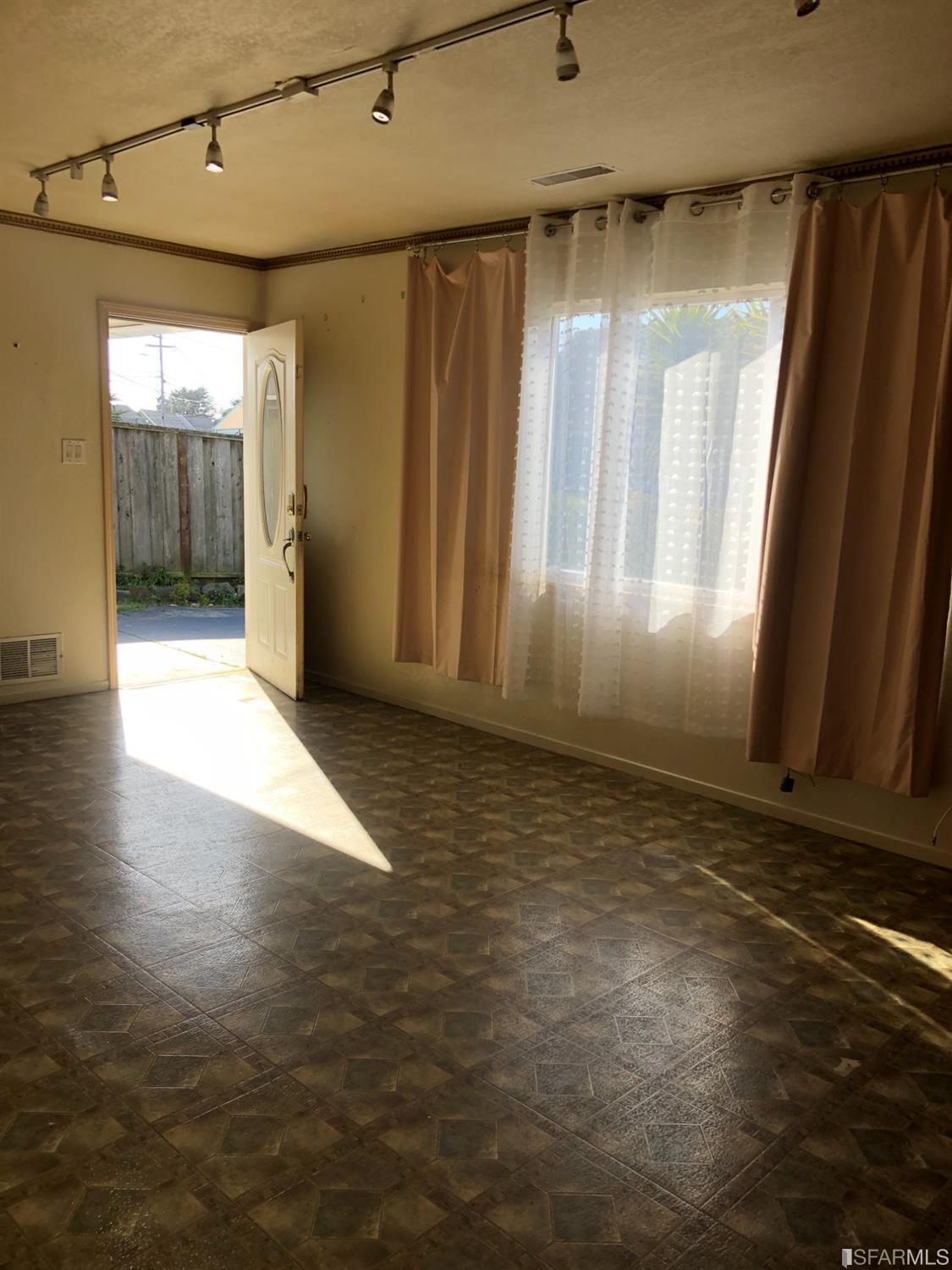 303 Heathcliff Drive Pacifica, CA 94044 - Photo 9 of 30