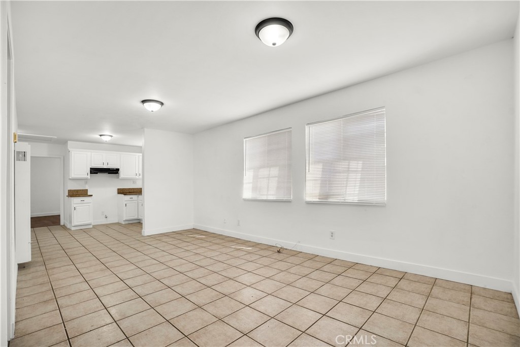 125 West Tichenor Street Compton, CA 90220 - Photo 3 of 25 Unit A livingroom