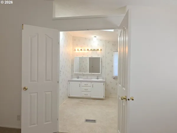 $129,000 | 15768 Southeast Powell Boulevard, Unit 28, Portland, OR 97236