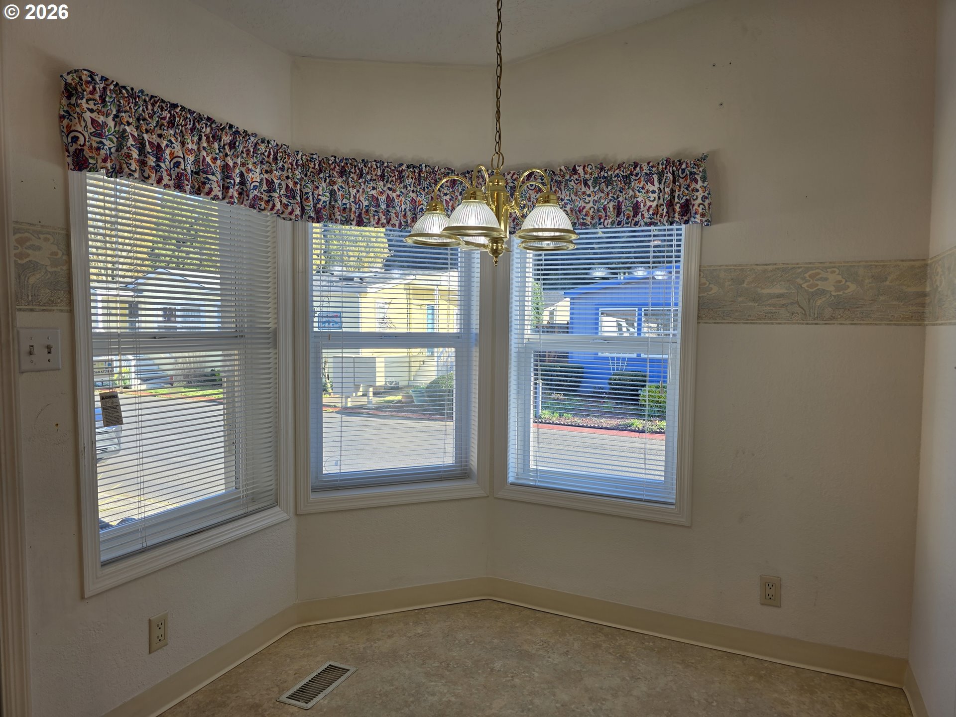 15768 Southeast Powell Boulevard, Unit 28 Portland, OR 97236 - Photo 10 of 42 a view of a interior of the house