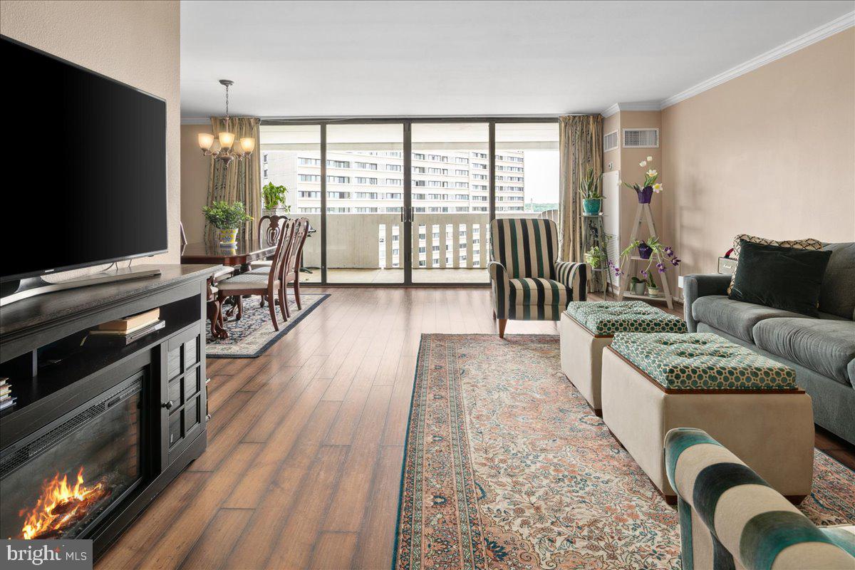 6101 Edsall Road, Unit 911 Alexandria, VA 22304 - Photo 3 of 62 Gallery Image 3