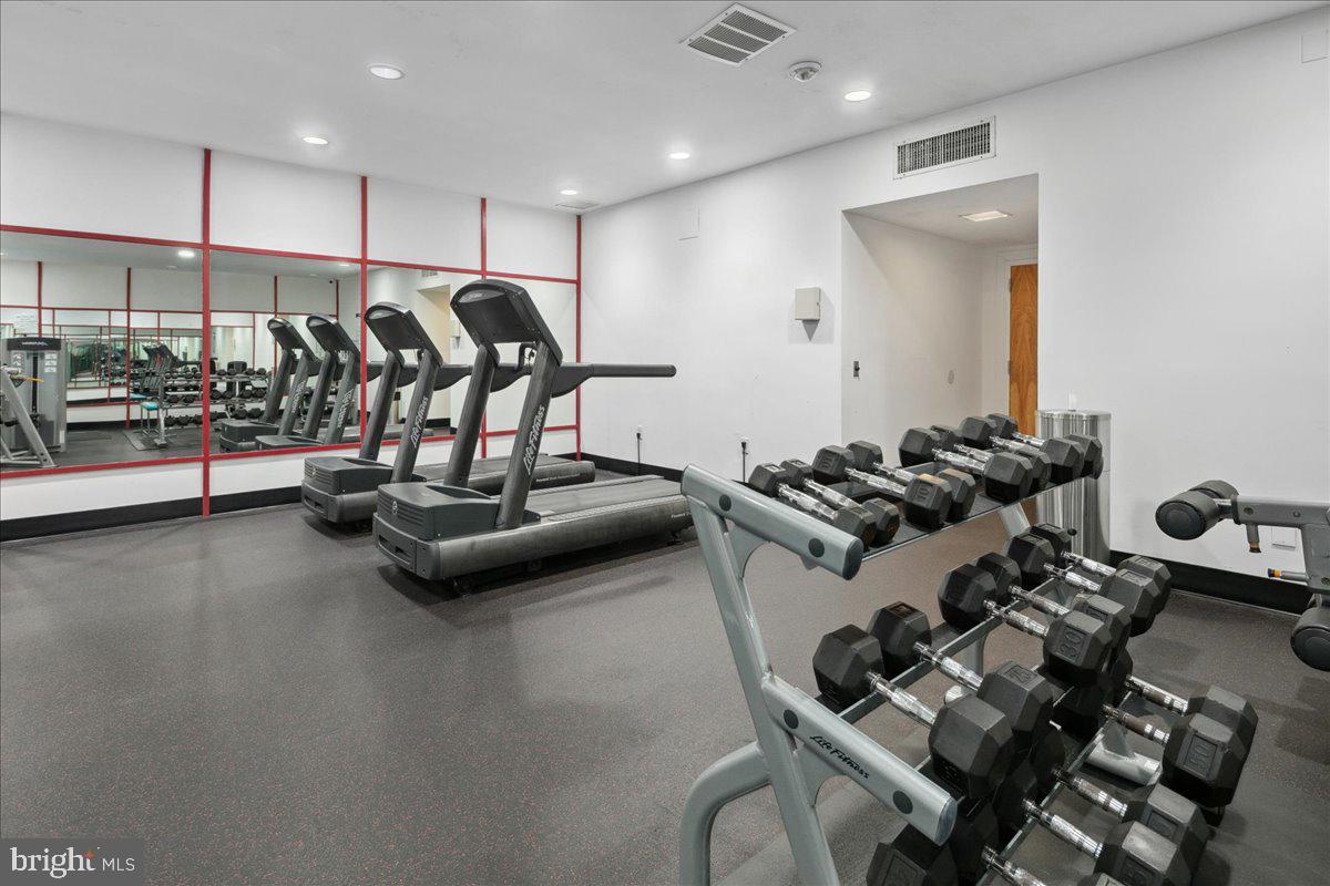 6101 Edsall Road, Unit 911 Alexandria, VA 22304 - Photo 57 of 62 Gallery Image 57