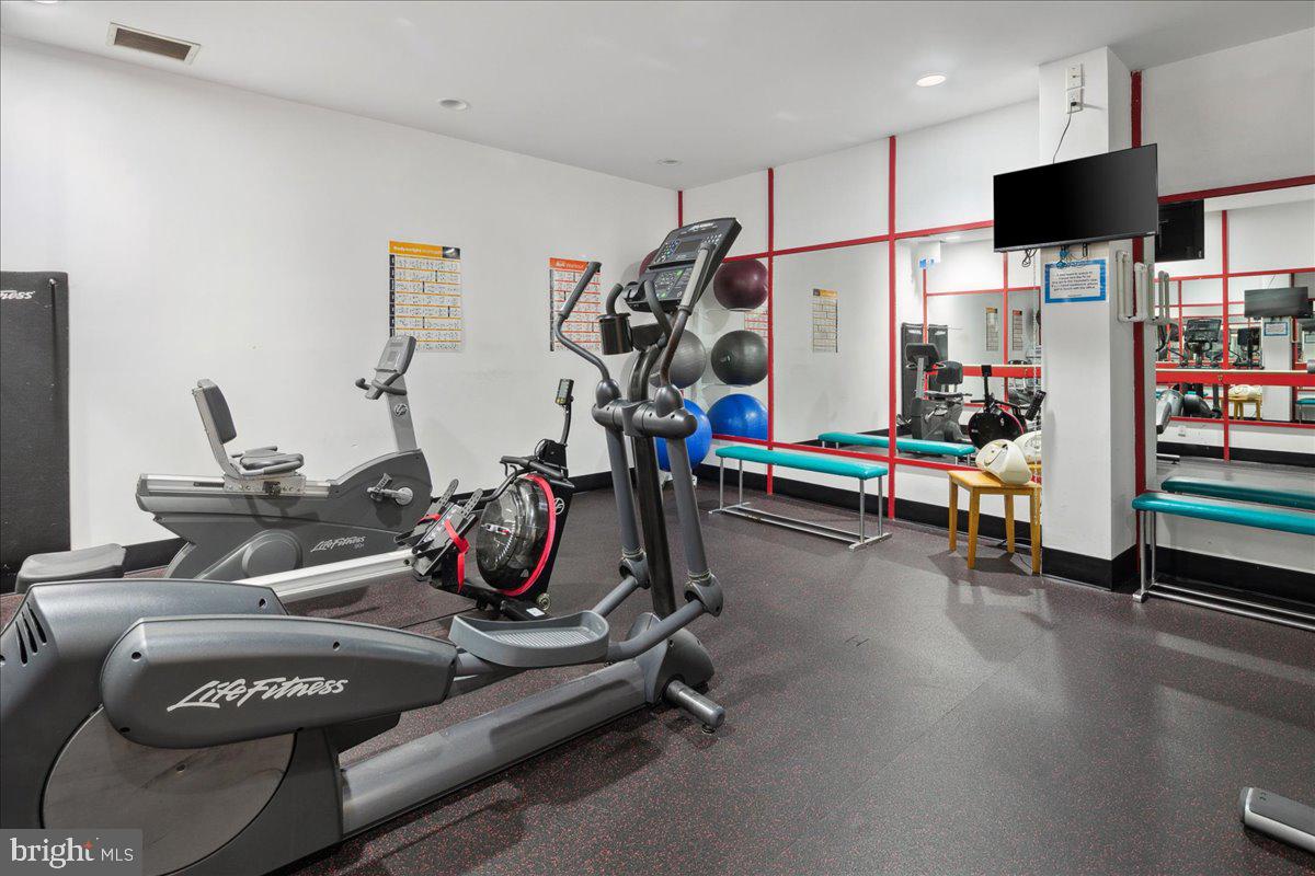 6101 Edsall Road, Unit 911 Alexandria, VA 22304 - Photo 58 of 62 Gallery Image 58