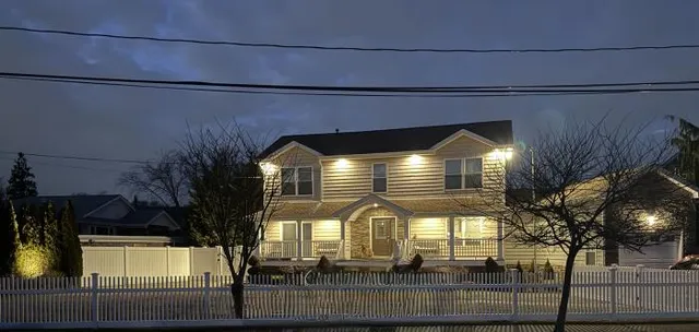$1,200,000 | 3 Neptune Place, Massapequa, NY 11758