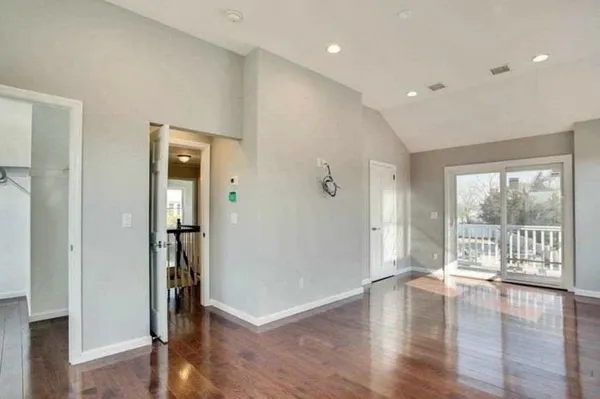 $1,200,000 | 3 Neptune Place, Massapequa, NY 11758