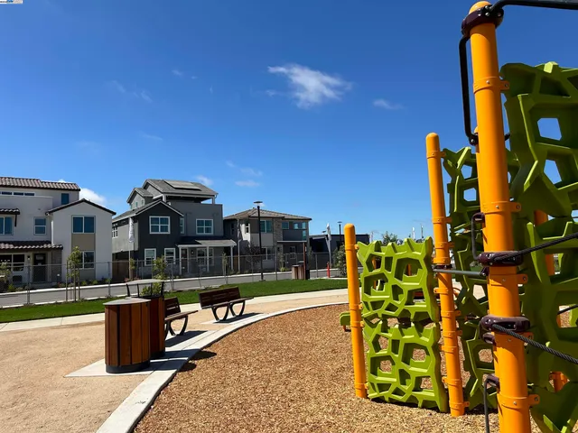 a view of a house with outdoor space