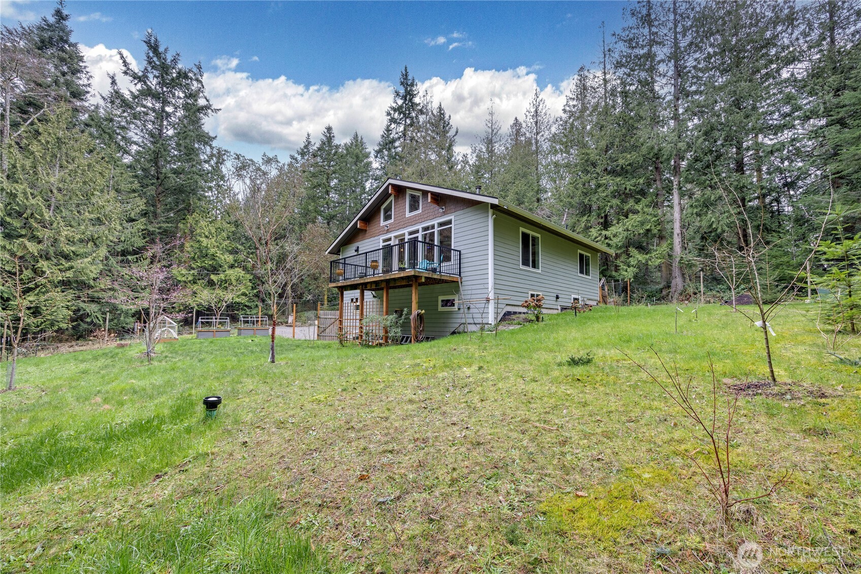 123 Madrona Road Nordland, WA 98358 - Photo 3 of 40 Gallery Image 3