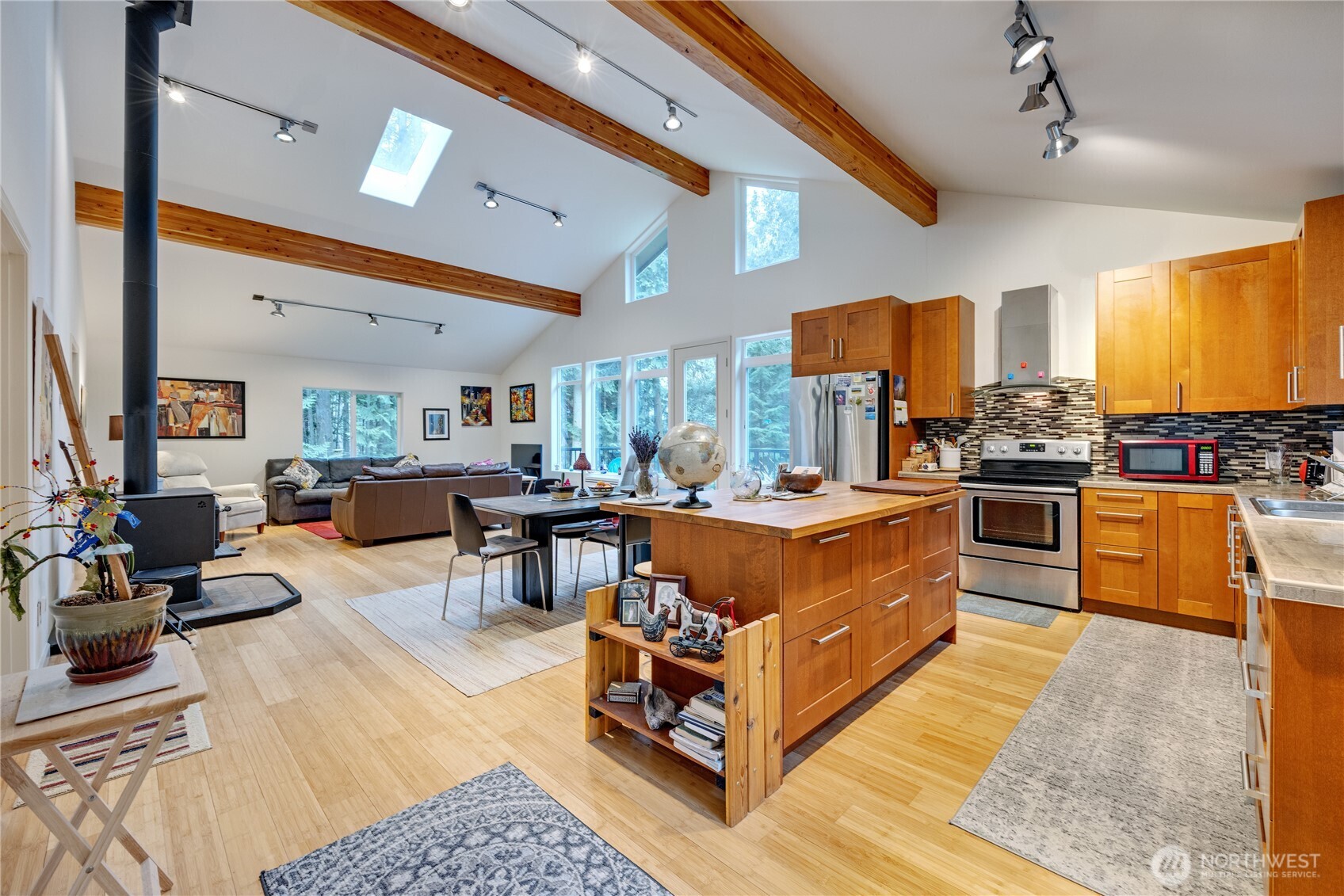 123 Madrona Road Nordland, WA 98358 - Photo 9 of 40 Gallery Image 9